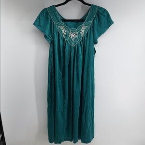 Vintage Shadowline nylon embroidered flutter sleeve nightgown sz L